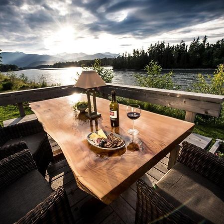 Skeena River House Bed & Breakfast Terrace Exterior foto