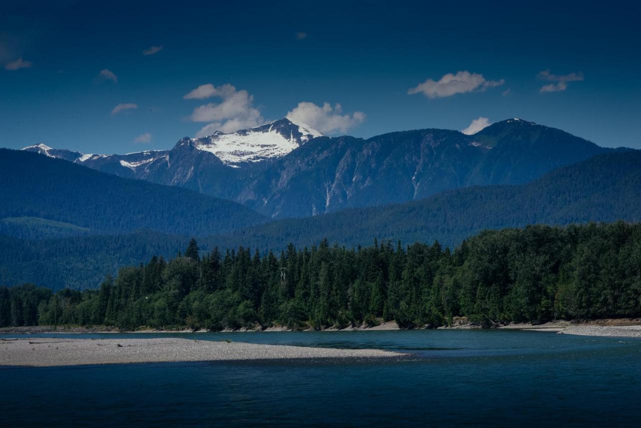 Skeena River House Bed & Breakfast Terrace Exterior foto